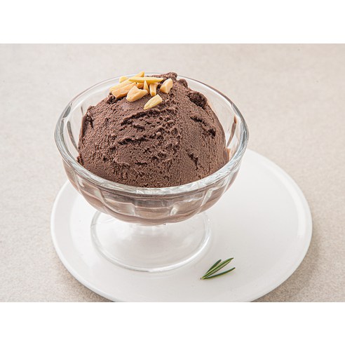달콤하고 부드러운 초콜릿의 맛과 입안에서 사르르 녹는 食感을 가진 네이처트리 초코맛 아이스크림