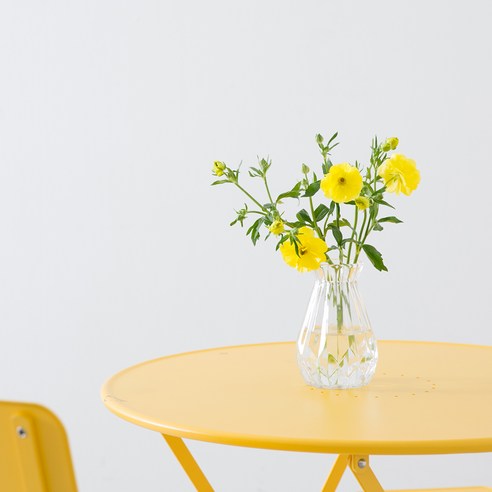 아이엠블룸 크리스탈 쿠쿠르 꽃병은 예쁜 디자인과 투명한 색상으로 공간을 화사하게 만들어줍니다.
