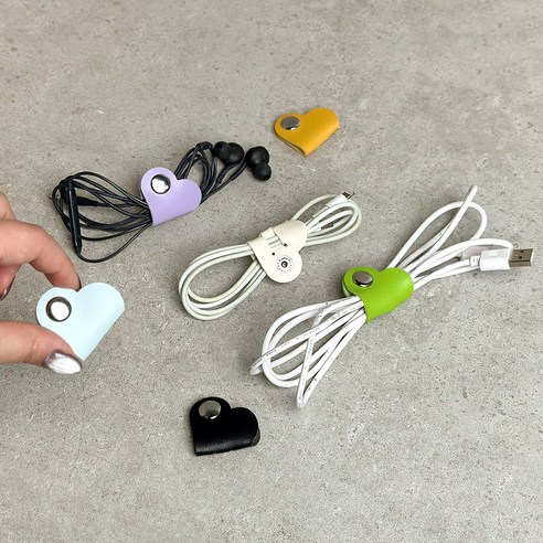 엉킨 케이블과의 작별, 모나코올리브 하트 똑딱이 케이블 정리 홀더로 깔끔한 일상을 디자인하세요 이어폰줄감개