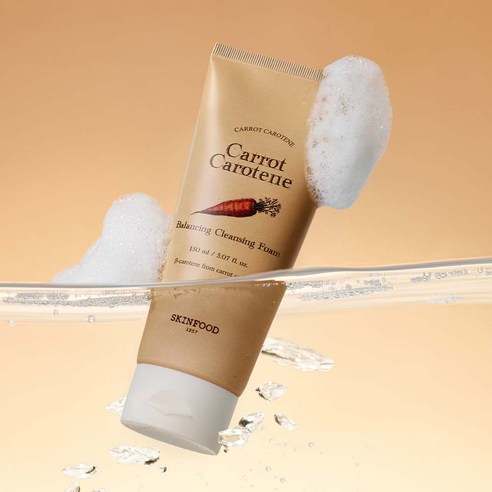 피부를 깨끗하고 부드럽게 관리하는 스킨푸드 캐롯 카로틴 밸런싱 클렌징 폼
