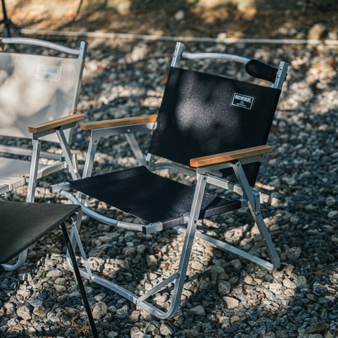 편안함, 휴대성, 내구성을 갖춘 고품질 캠핑의자 세트로 야외 모험을 업그레이드하세요.
