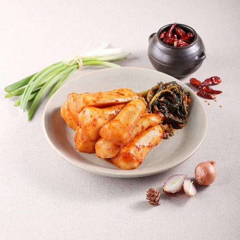 건강하고 맛있는 국산 총각김치: 신선도와 품질이 보장됩니다.