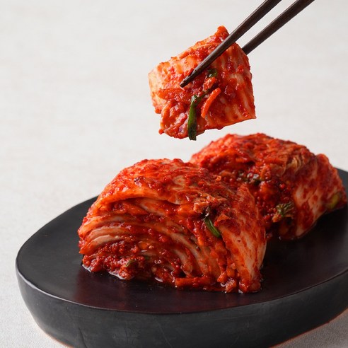 전통적인 맛의 풍부한 국산 김치