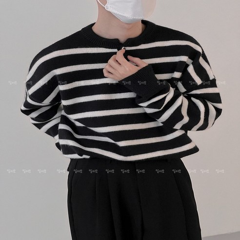일이오 남성 스트라이프 단가라 라운드 버튼 헨리넥 오버핏 긴팔 니트