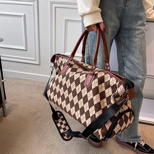 스타일과 실용성을 겸비한 완벽한 여행 동반자