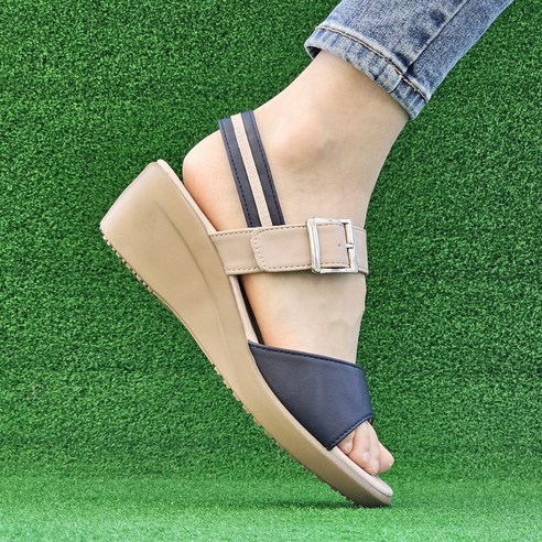 여름을 스타일리시하고 편안하게 즐기자: 국산 여성 편안 5cm 통굽 웨지힐 샌들