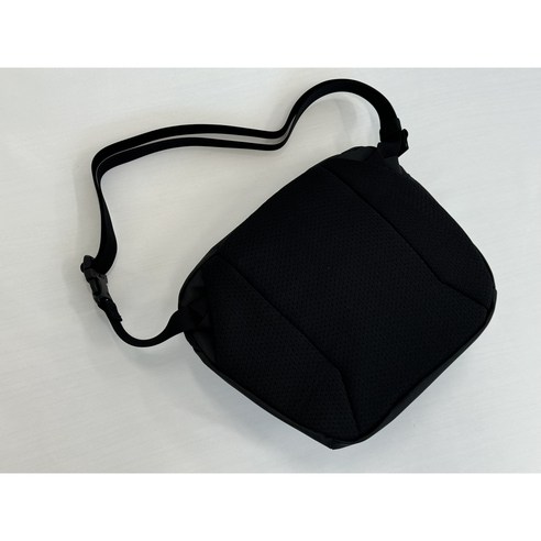 자유로운 영혼을 위한 스타일리시한 동반자, 아크테릭스 맨티스 2 힙색