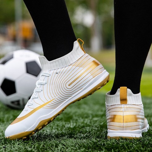 축구 열정을 불태우는 REZENZI 풋살화, 믿을 수 없는 할인가