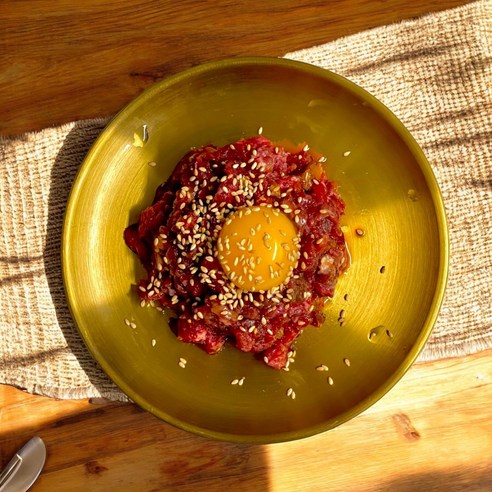 [서비스 증정] 쫄깃쫄깃 당일손질 한우 육회, 600g, 1개