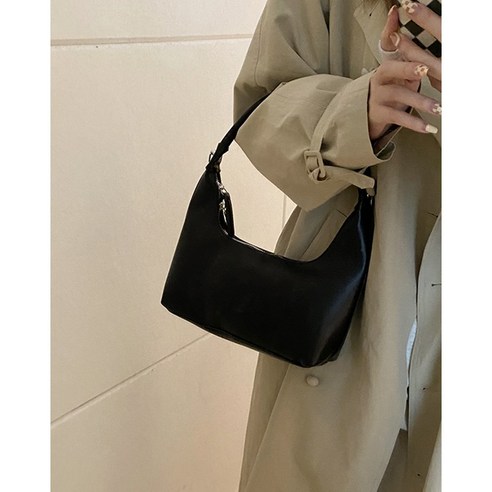 틈새 핸드백 여성 새로운 유행 레트로 겨드랑이 가방 뉴 문 가방 모든 일치 Ins 메신저 가방