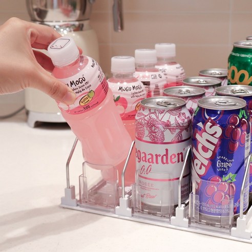 자동 정리 기능을 갖춘 리빙블러썸 캔음료 디스펜서 키친핏