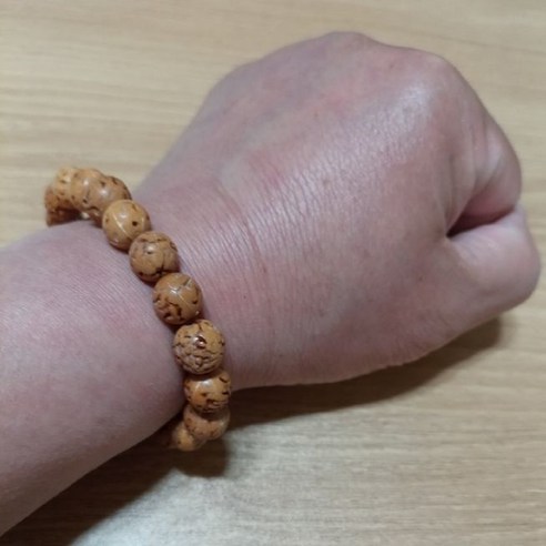 마음의 평화를 손목에 담다: 금강자 보리수 염주팔찌 솔직 후기