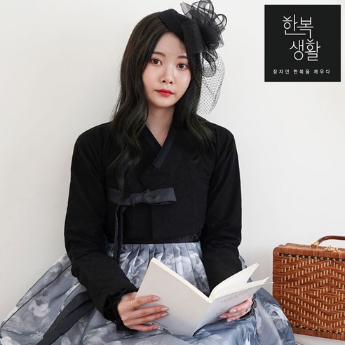 한복여행을 즐기시거나 셀프스냅을 찍을 때 가을 여행의 버킷리스트 아이템으로 사용할 수 있습니다.
