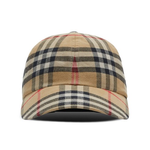겨울 스타일, 버버리 노바 체크 베이스볼 캡으로 완성하는 품격 버버리모자