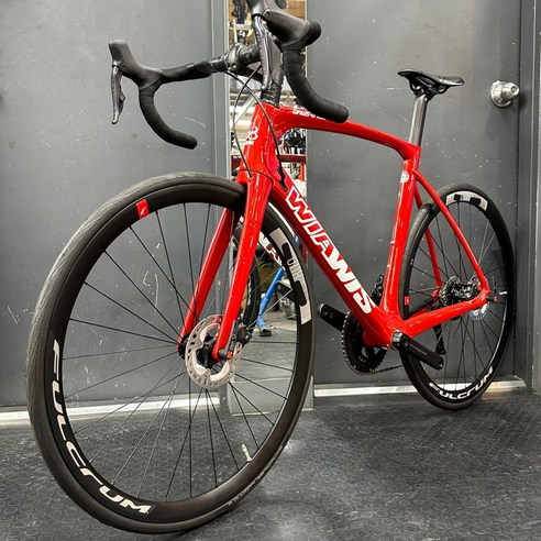 바람을 가르는 날렵함, 위아위스 와스-G 디스크 B: 질주 본능을 깨우는 에어로 로드바이크