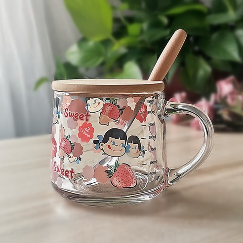 유리컵 빨대 우유 아침컵 귀엽다 만화 눈금 컵 덮개 숟가락 선물 글씨, 301-400ml, 딸기 2