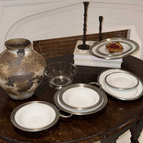 코지타벨리니 오발 플레이트: 식탁을 예술로 승화시키다.