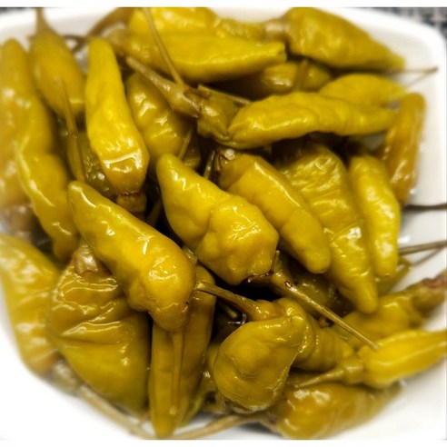 상큼하고 아삭한 산고추 장아찌 세트 – 간편식 2개, 총 1kg 상큼하고 아삭한 산고추 장아찌 세트 – 간편식 2개, 총 1kg