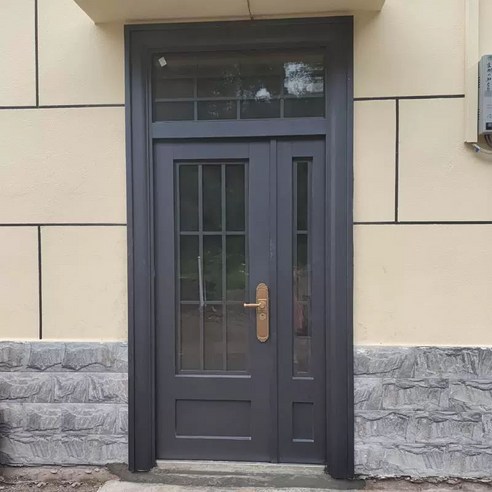 밤에도 안심, 낮에도 든든! 우리 집 현관, 이제 ○○으로 완성하세요 주택현관문