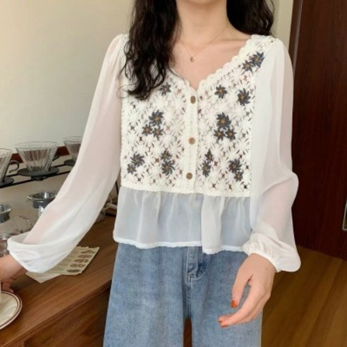 KORELAN 프렌치 후크 펀칭 미니 데이지 자수 루즈핏 브이넥 쉬폰 블라우스녀상의
