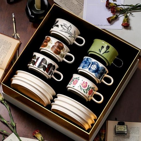 시간을 초월하는 레트로 감성, Haengbuk 아라비아핀란드 찻잔 세트