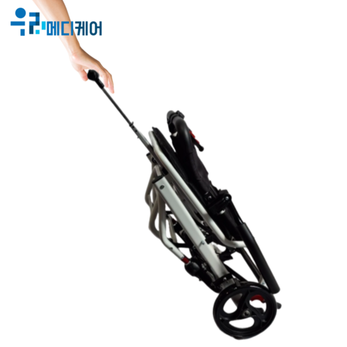 무거운 휠체어는 이제 그만, 가볍고 튼튼한 우리메디케어 경량휠체어로 삶의 질을 높이세요!