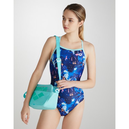 편리함과 스타일을 겸비한 완벽한 수영가방