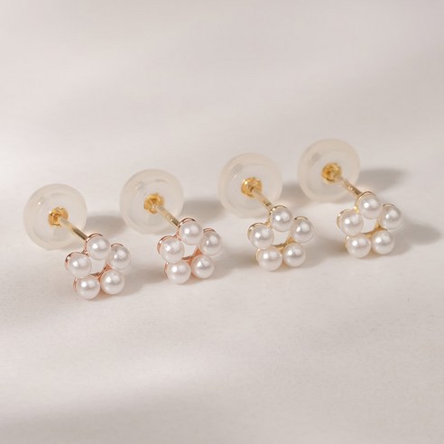 섬세한 아름다움이 담긴 쥬넬 14K 플라워 오각 진주 피어싱 귀걸이