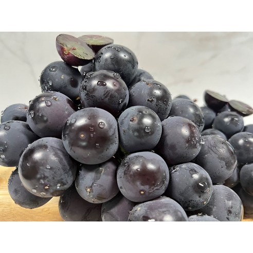 거봉 포도 제철 당일수확 산지직송 여름과일 프리미엄 고당도, 2kg, 1개 송산포도 거봉 포도 제철 당일수확 산지직송 여름과일 프리미엄 고당도, 2kg, 1개 송산포도