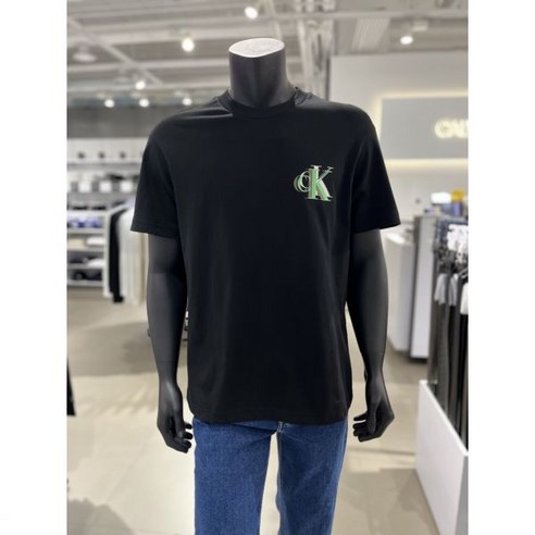 CK jean 남성 릴렉스핏 트리플 로고 반팔 티셔츠 J323207-BEH