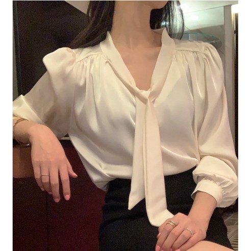 [SaleNOWㅣ인기상품] 우아하고 다양한 스타일을 완성하는 고퀄리티 새틴 블라우스 [세일나우ㅣ추천상품]