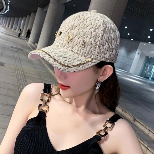 몽클레어모자 추천상품 꽃받침처럼 챙긴 여성용 볼캡, 사계절을 스타일리시하게 품다 소개