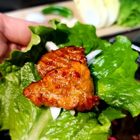 깊고 풍부한 맛, 부드러운 식감의 국내산 1등급 한돈 수제 양념 돼지갈비