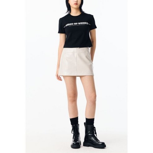 보브 VOV 라인 로고 슬림 핏 티셔츠 블랙 7114140T04