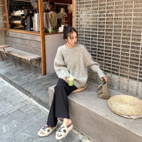 편안함과 스타일을 완벽히 조화시킨 ANYOU 여성 캐주얼 니트 스웨터