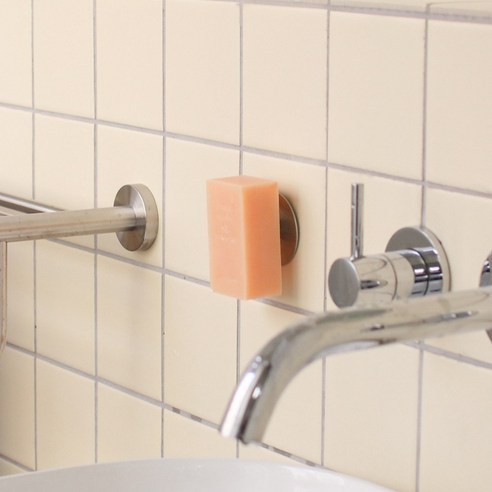 욕실의 품격을 높이는 작은 혁신, 소소이지 자석 비누 홀더