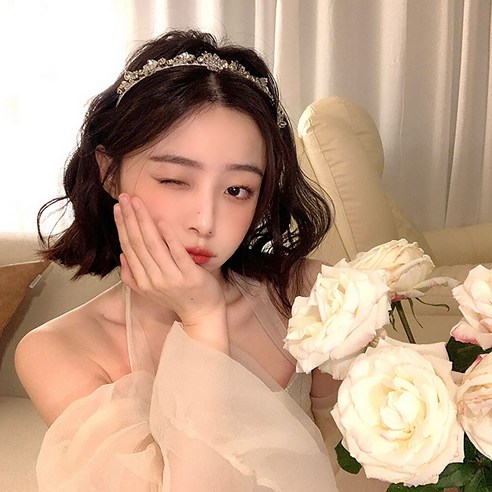 화려함과 편안함이 완벽하게 조화된 크리스탈 큐빅 헤어밴드