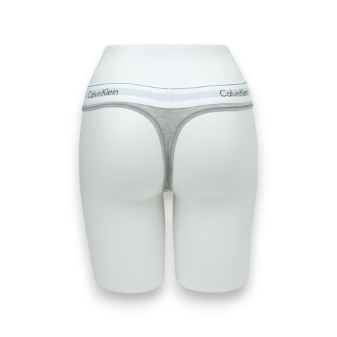 인생샷, 이제 속옷 걱정 없이! 캘빈클라인 티팬티로 자신감을 더하세요.