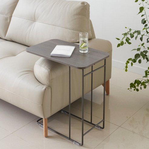 일룸 타우 사이드테이블: 당신의 공간에 스며드는 섬세한 조력자 일룸티에드