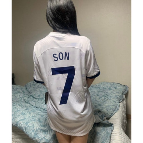 손흥민 유니폼 세트와 함께 뜨거운 여름, 당신의 축구 열정을 마음껏 펼쳐보세요!