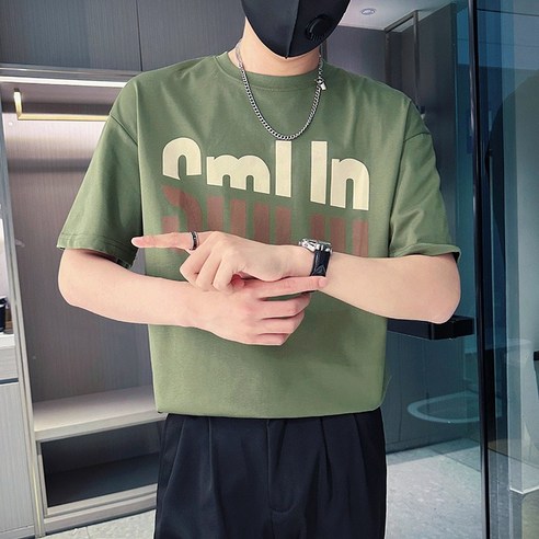 쿨한 남자를 위한 스타일리시한 반팔티
