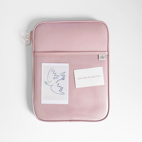 초여름의 클리어 포켓 아이패드 파우치: 편의성과 스타일의 완벽한 조화