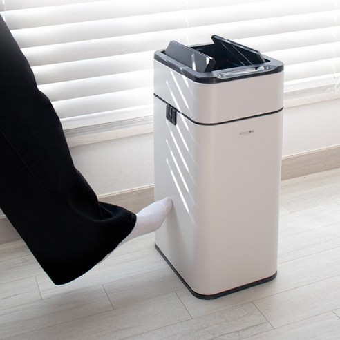 편리하고 위생적인 스패로우하우스 자동센서 휴지통으로 쾌적한 공간을 만들어보세요.