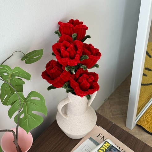 장미 모루 꽃다발로 특별한 순간을 경제적이고 세련되게 기념하세요