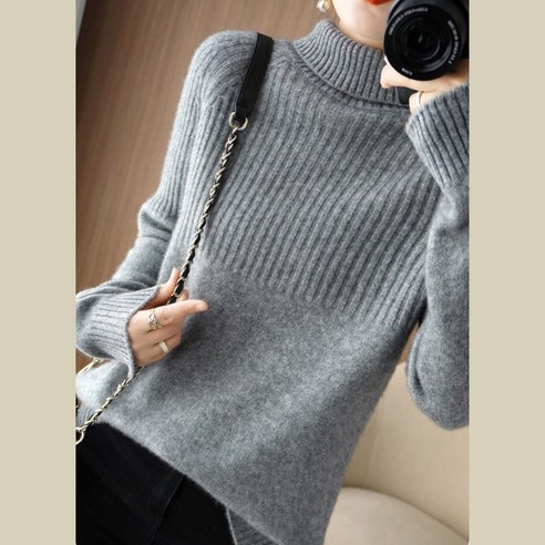 편안함과 스타일이 어우러진 따뜻한 겨울 필수 아이템, 모아유 하이넥 스웨터