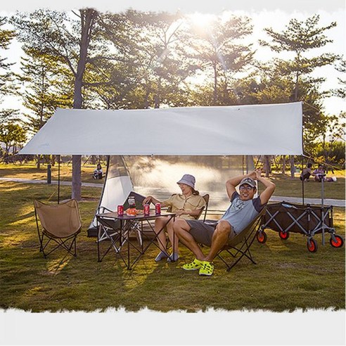 감성 캠핑의 완벽한 조합: 가성비와 기능성을 모두 갖춘 홀리데이 타프