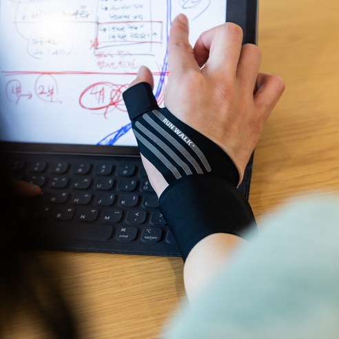 섬세한 지지력으로 일상에 활력을 불어넣는 런워크 테이핑 손목보호대