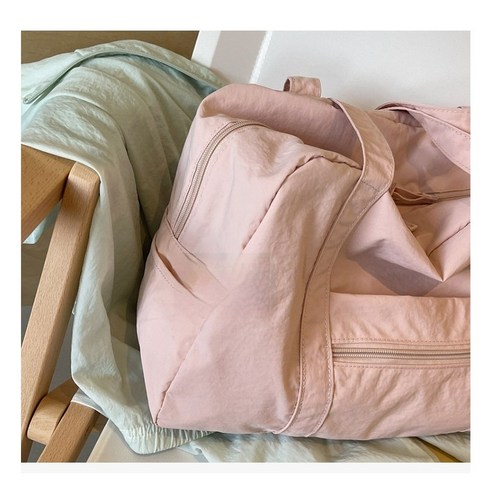 당신의 활동적인 라이프스타일을 빛내줄 메리레이디 소형 보스턴백