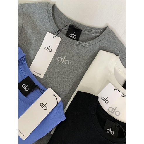 ALO 알로 슬림핏 티셔츠, 당신의 여름을 스타일리시하게 완성하다