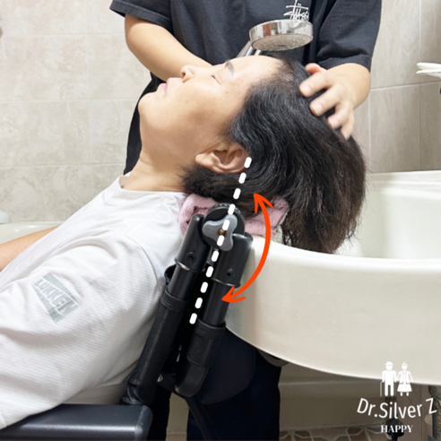 혼자서는 힘들었던 머리 감기, 샴푸클라이너로 편안하게!